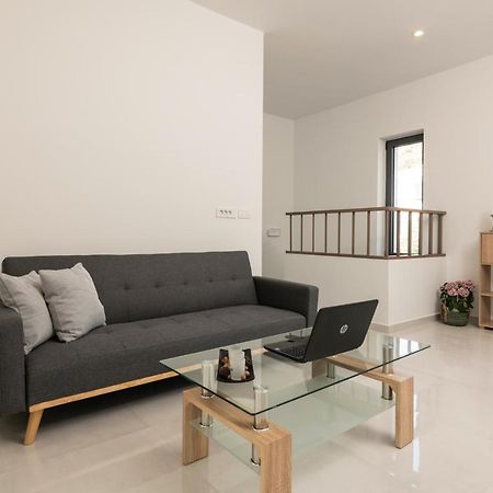 Solis Ortus Villa! Kalamákion Extérieur photo