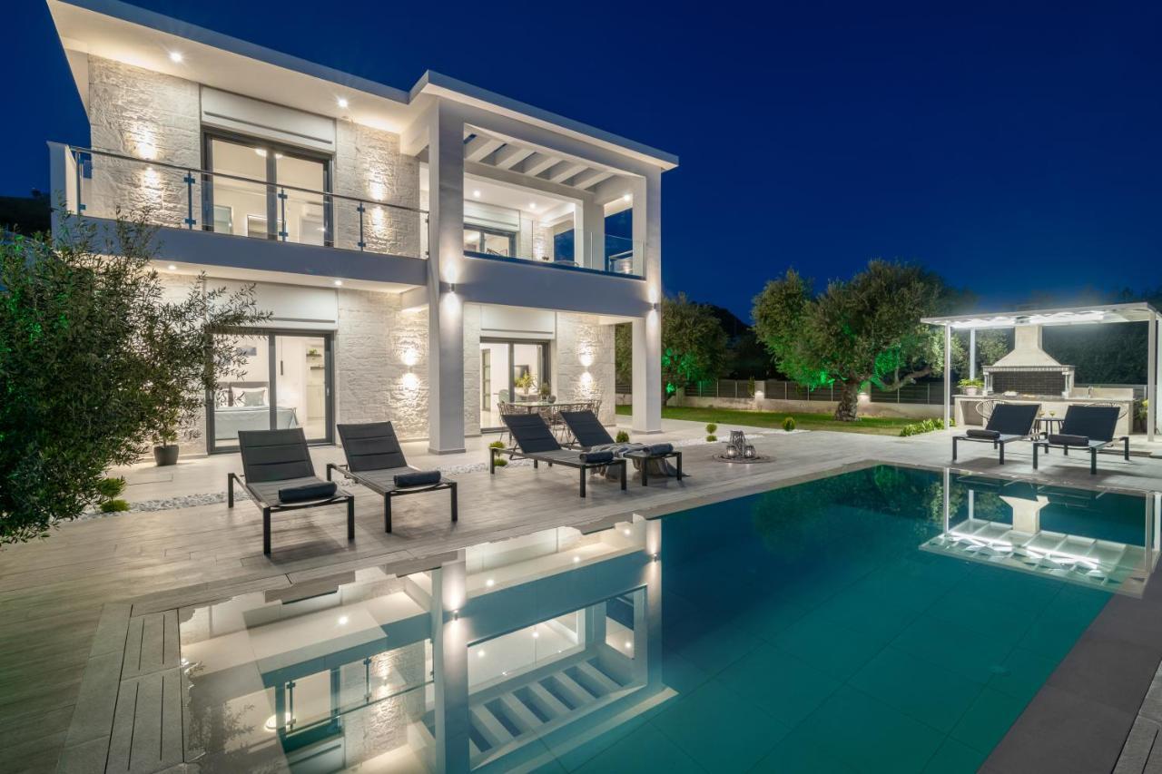 Solis Ortus Villa! Kalamákion Extérieur photo