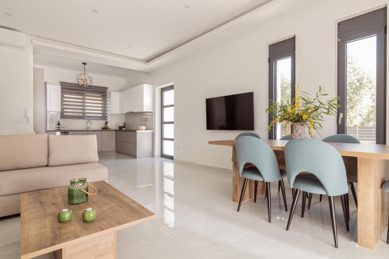 Solis Ortus Villa! Kalamákion Extérieur photo