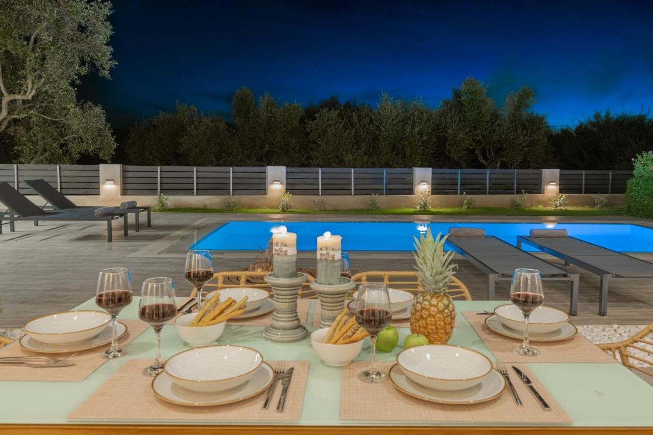 Solis Ortus Villa! Kalamákion Extérieur photo